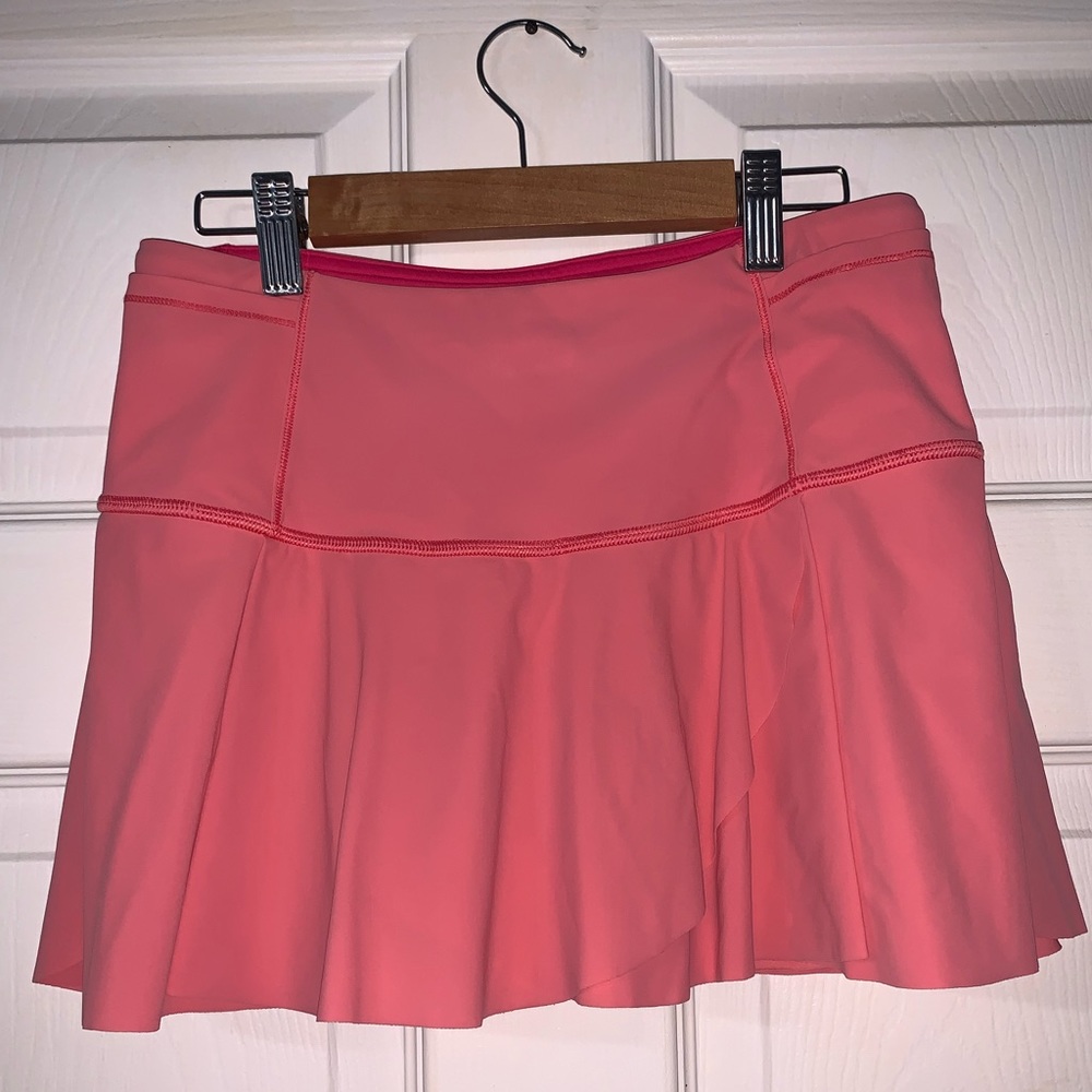 Pink lululemon skirt, size 4